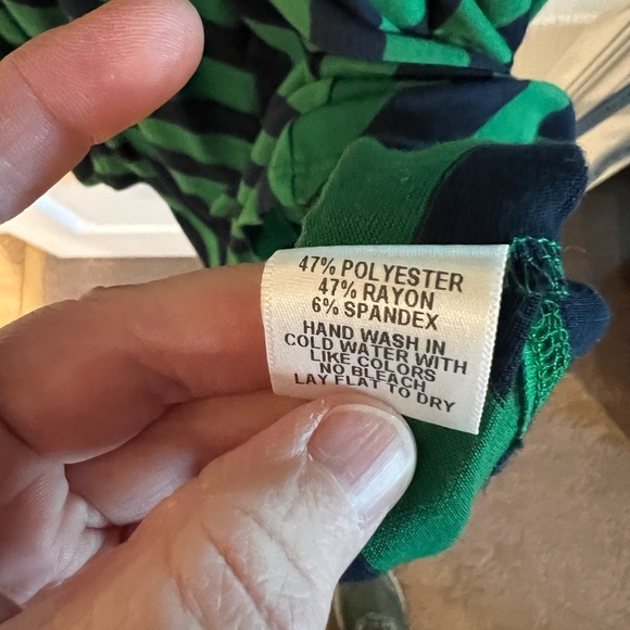 Olivia Moon v-neck high/low dress in a chevron pattern. Size L. - Picture 7 of 11